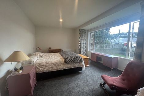 Photo of property in 42 Puru Crescent, Lyall Bay, Wellington, 6022