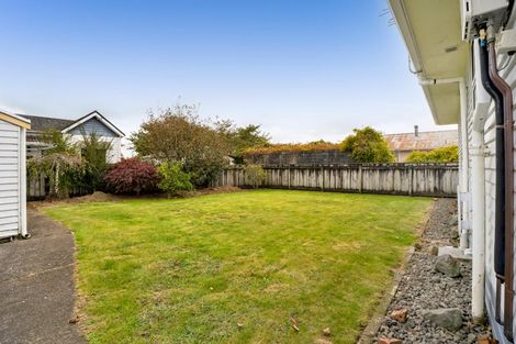 Photo of property in 12 Nikau Street, Inglewood, 4330