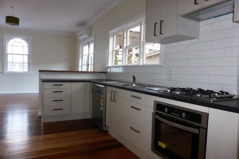 Photo of property in 9 Medway Street, Island Bay, Wellington, 6023