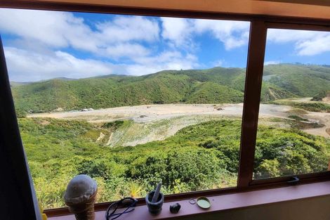 Photo of property in 292a Mitchell Street, Brooklyn, Wellington, 6021