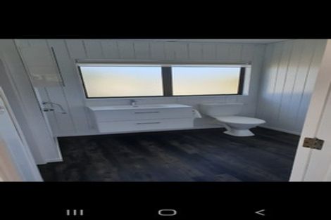 Photo of property in 147 Howard Road, Orere Point, Papakura, 2585