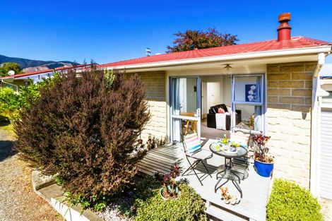 Photo of property in 2/11 Exeter Street, Stoke, Nelson, 7011