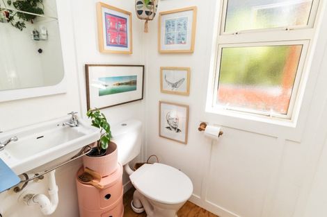 Photo of property in 2a Borlase Street, Brooklyn, Wellington, 6021