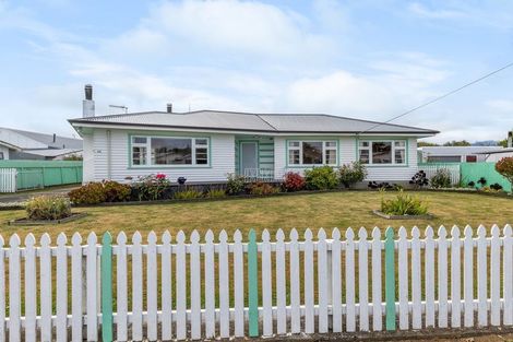 Photo of property in 46 George Street, Levin, 5510