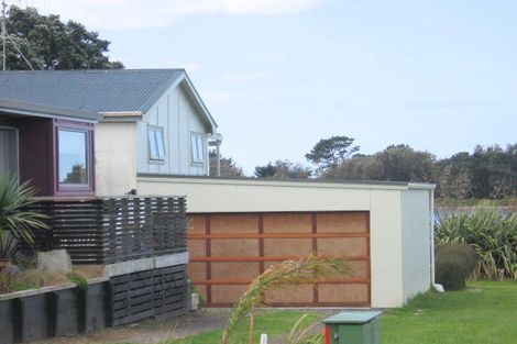 Photo of property in 32 Roretana Drive, Athenree, Waihi Beach, 3177