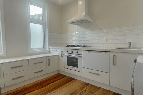 Photo of property in 34f1 Hawkestone Street, Thorndon, Wellington, 6011