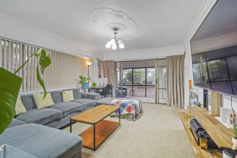 Photo of property in 1 Mahoe Street, Melville, Hamilton, 3206