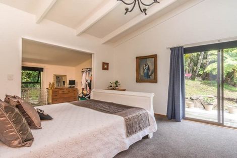 Photo of property in 215 Shaw Road, Titirangi, Auckland, 0604