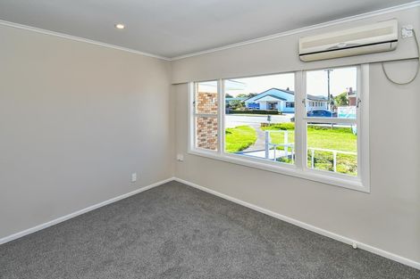 Photo of property in 1/72 Clevedon Road, Papakura, 2110