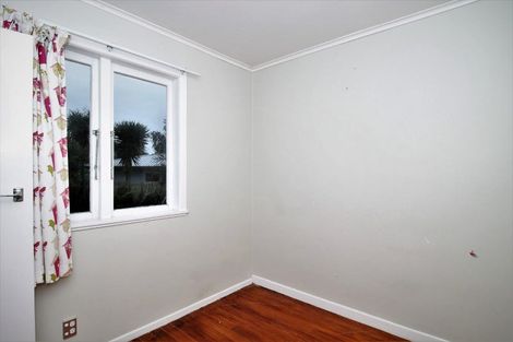 Photo of property in 1 Wattle Road, Sunnyvale, Auckland, 0612