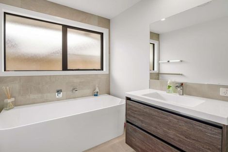 Photo of property in 44 Freedom Drive, Kelvin Grove, Palmerston North, 4414