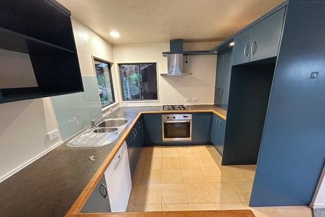 Photo of property in 12 Springwater Vale, Unsworth Heights, Auckland, 0632