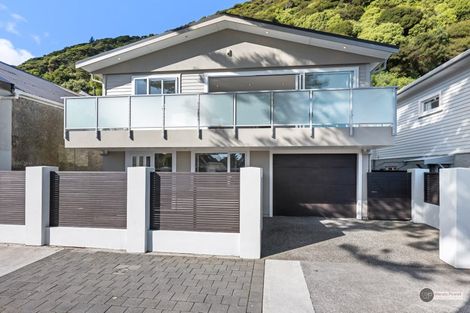 Photo of property in 225 Muritai Road, Eastbourne, Lower Hutt, 5013
