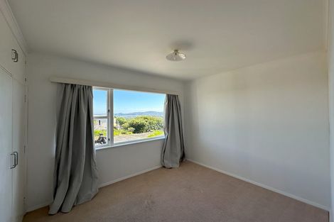 Photo of property in 202 Nevay Road, Karaka Bays, Wellington, 6022