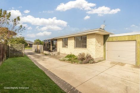 Photo of property in 1/60 Inwoods Road, Parklands, Christchurch, 8083