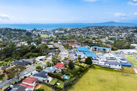 Photo of property in 32 Sartors Avenue, Northcross, Auckland, 0630