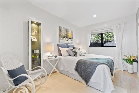 Photo of property in 38 Hyde Road, Rothesay Bay, Auckland, 0630