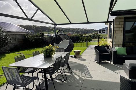 Photo of property in 8 Vantage Place, Omokoroa, 3114