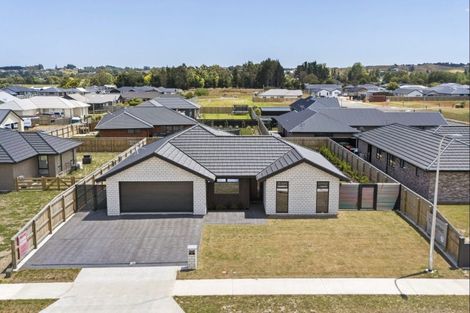 Photo of property in 17 Echo Street, 4702