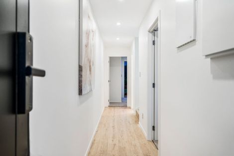 Photo of property in 1/14 Sabot Place, Massey, 0614