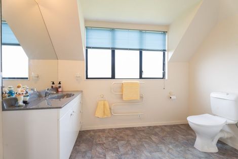 Photo of property in 157 Westchester Drive, Churton Park, Wellington, 6037