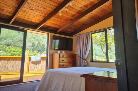 Photo of property in 25 Hampden Street, Picton, 7220