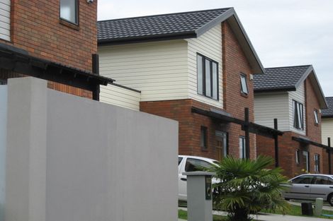 Photo of property in 16 Secoia Crescent, Mangere, Auckland, 2022