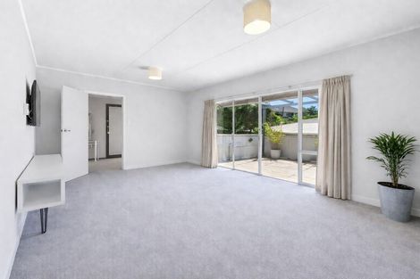 Photo of property in 6 Carlton Terrace, Westown, New Plymouth, 4310