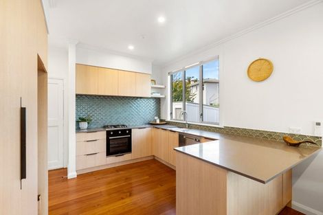Photo of property in 6 Kenny Avenue, Ahuriri, Napier, 4110