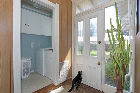 Photo of property in 6 Ross Street, Marton, 4710