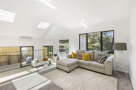 Photo of property in 24 Lorikeet Place, Unsworth Heights, Auckland, 0632
