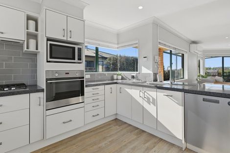 Photo of property in 54 Mahonia Place, Pyes Pa, Tauranga, 3112
