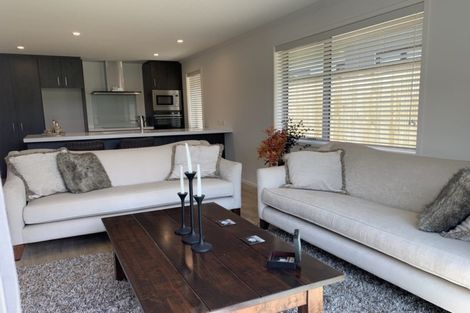 Photo of property in 19 Papa Orchard Drive, Kumeu, 0810