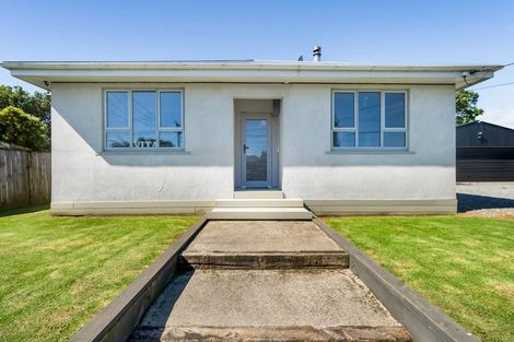 Photo of property in 21 Carthew Street, Okato, 4335