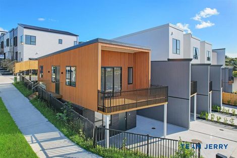 Photo of property in 20 Kuaha Road, Massey, Auckland, 0614