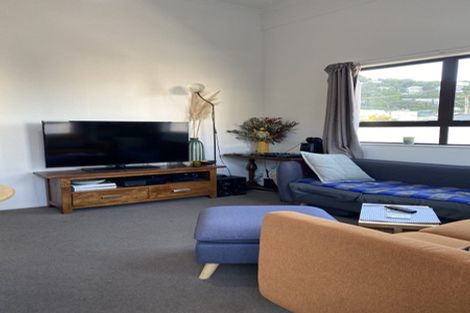 Photo of property in 17 Rua Street, Lyall Bay, Wellington, 6022