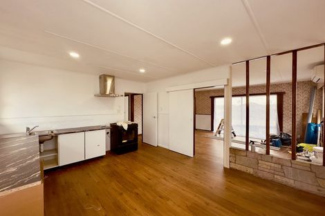 Photo of property in 8 Plumley Crescent, Mangere, Auckland, 2022