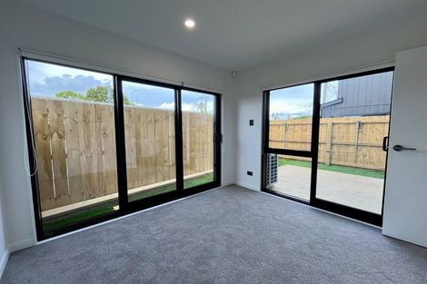 Photo of property in 98c Royal Road, Massey, Auckland, 0614