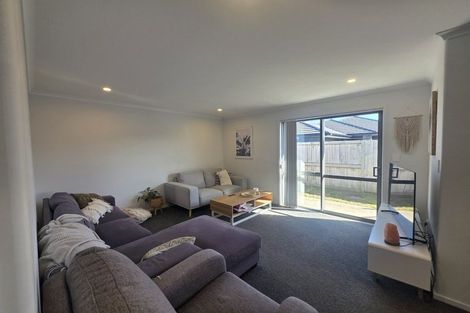 Photo of property in 28 Komata Crescent, Papamoa Beach, Papamoa, 3118