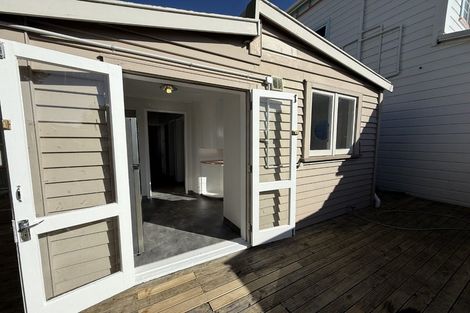 Photo of property in 73 Pirie Street, Mount Victoria, Wellington, 6011