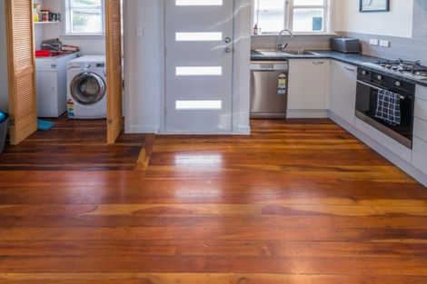 Photo of property in 28a Kelvin Road, Papakura, 2110