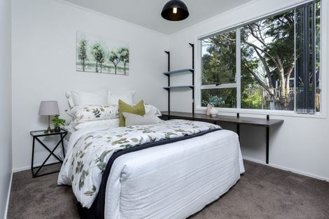 Photo of property in 16 West Glade Crescent, Birkenhead, Auckland, 0626