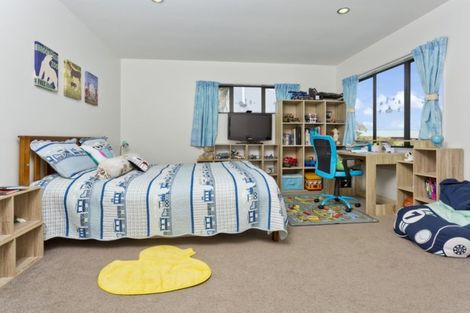 Photo of property in 77a Ocean View Road, Hillcrest, Auckland, 0627
