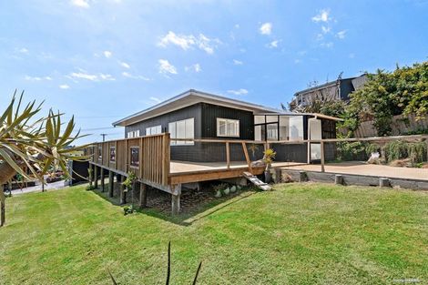 Photo of property in 1 Moera Place, Stanmore Bay, Whangaparaoa, 0932