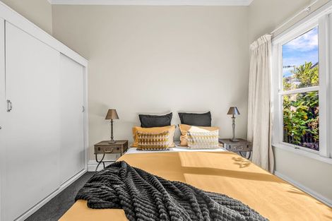 Photo of property in 702 Avenue Road West, Saint Leonards, Hastings, 4120