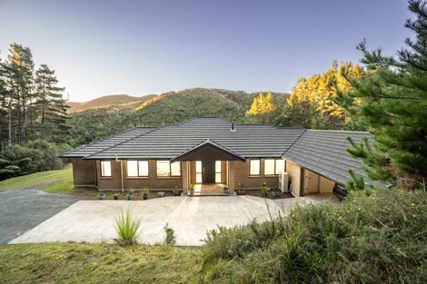 Photo of property in 150 Makara Road, Makara, Karori, 6972