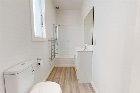 Photo of property in 100 Randwick Road, Moera, Lower Hutt, 5010