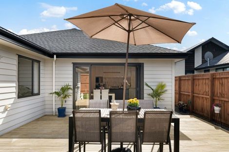 Photo of property in 24 Opouatu Avenue, Glenbrook, 2681