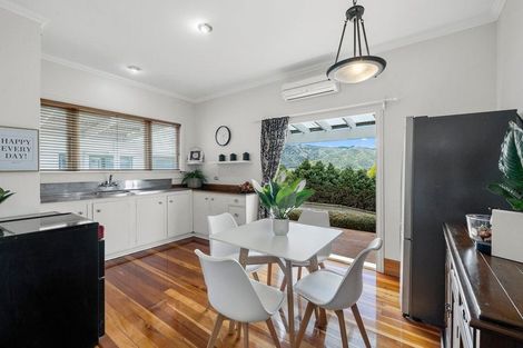 Photo of property in 4 Hillside Drive, Maoribank, Upper Hutt, 5018
