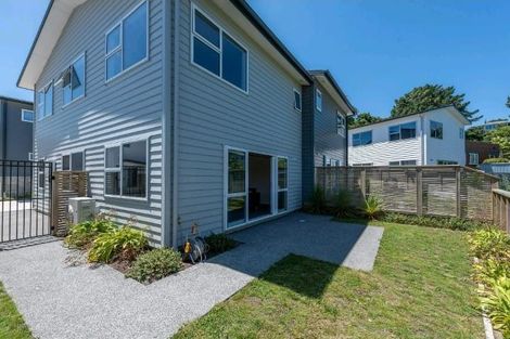 Photo of property in 20u2 Glanmire Road, Newlands, Wellington, 6037